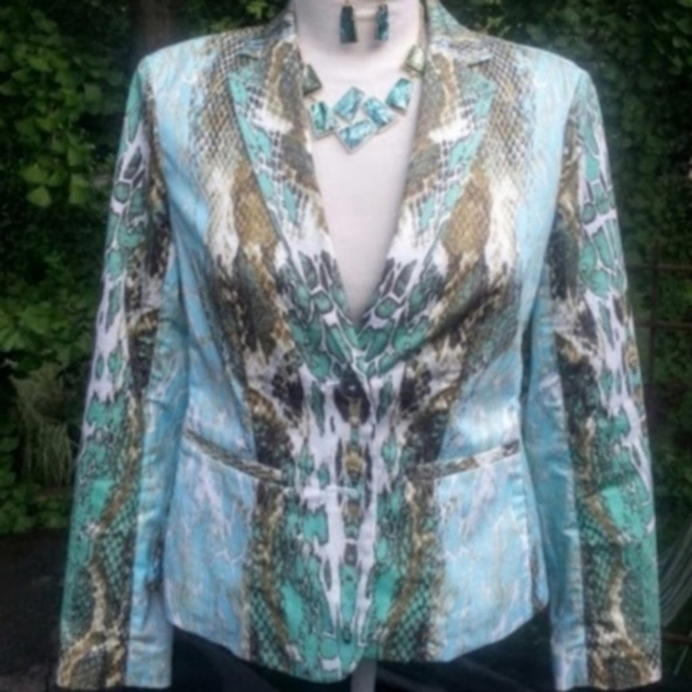 Paperwhite Reptile Print 2 Button Blazer Mint Gre… - image 1